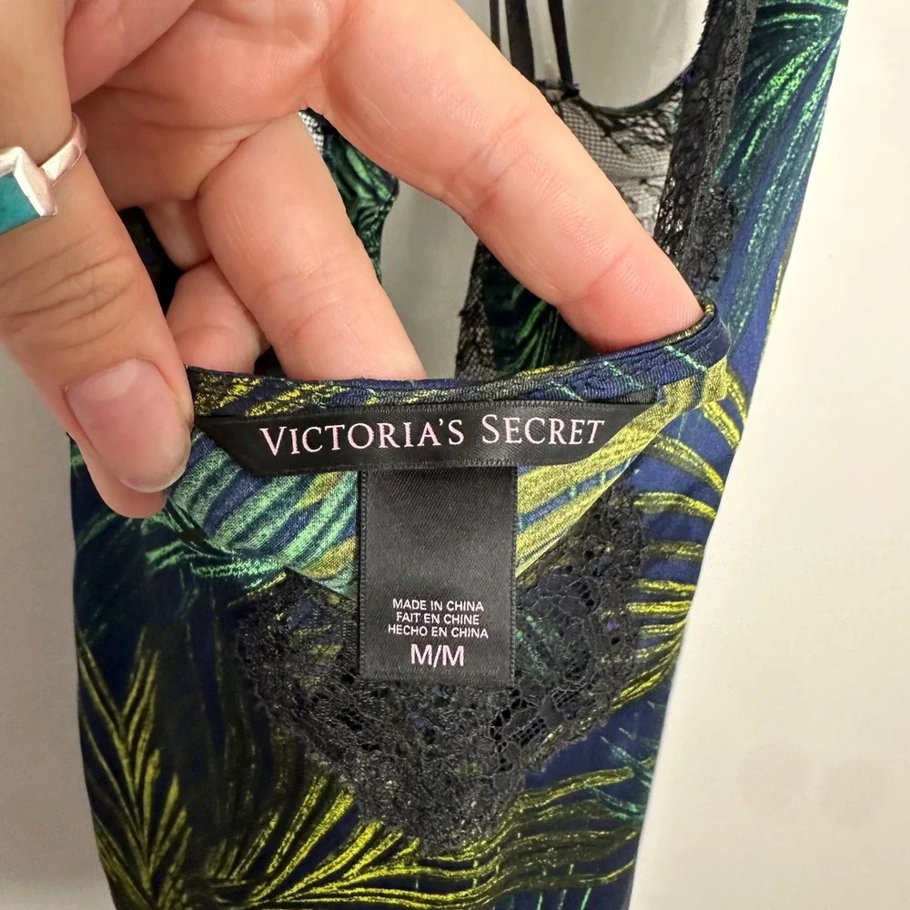 Victoria's Secret Women's Tropical Palm Leaf Lace Trim Slip Chemise‎ Camisole M